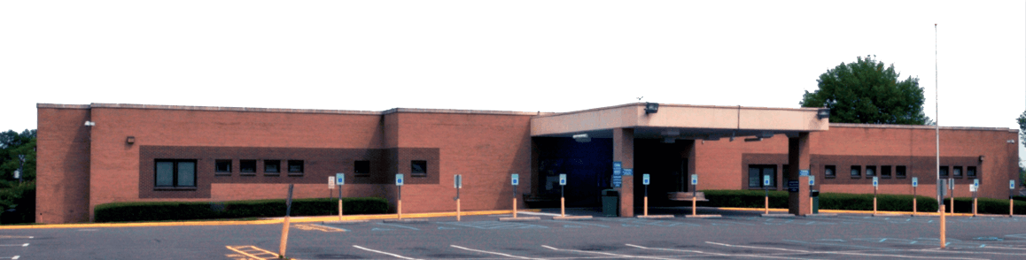 Image of the front of the lincoln health center.