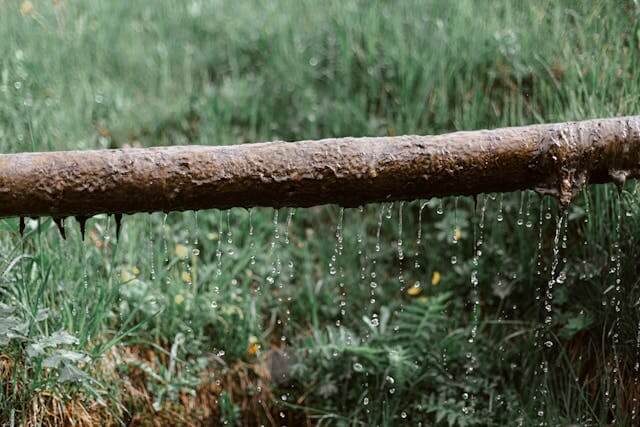 photo of a leaking pipe